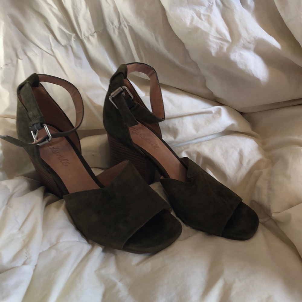 Madewell 7.5 black heel suede olive sandal